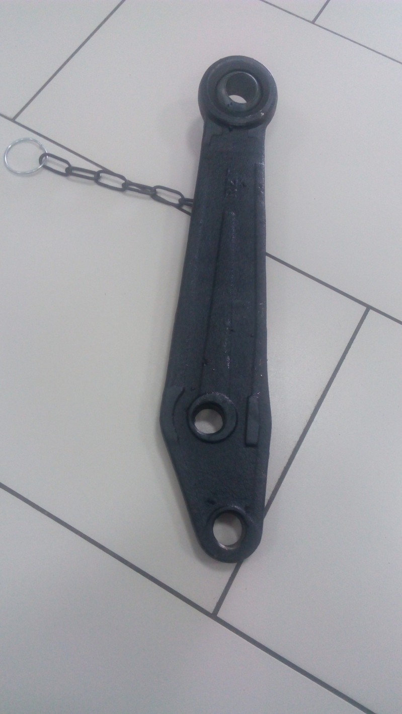 Тяга задней навески левая (половина) — 1