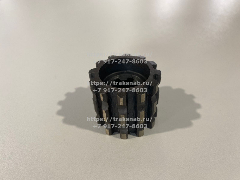 Втулка привода насоса НШ МТЗ-320 — 1