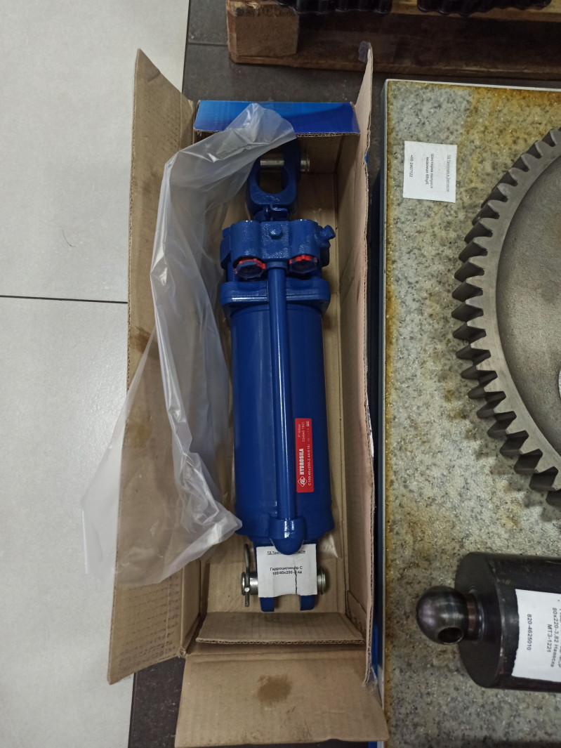 Гидроцилиндр С 100/40х200-3.44 — 1