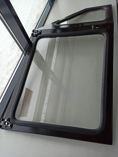 Дверь левая в сб.