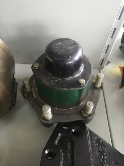 Ступица 2ПТС-4 в сб. с подшипниками (6 шпилек)