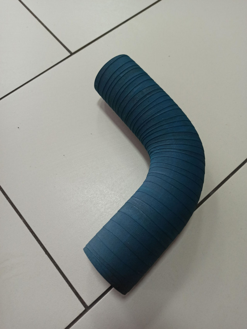 Патрубок радиатора верхний МТЗ-82 (синий) — 2